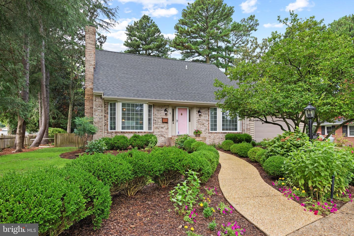 602 Crestview Ln Property Photo 1