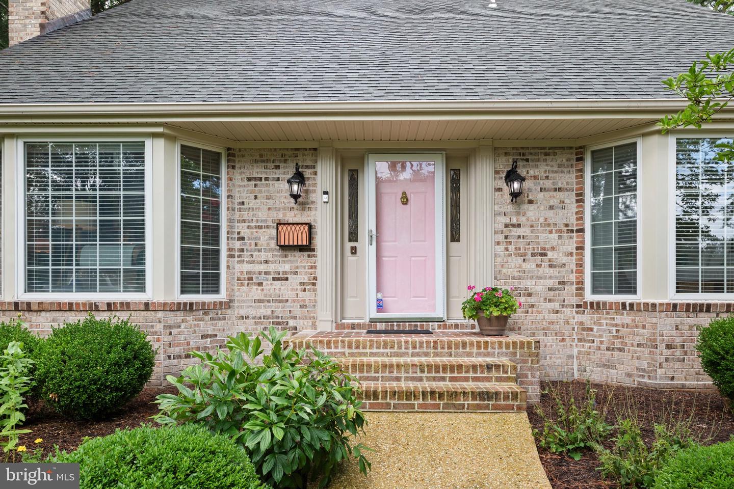 602 Crestview Ln Property Photo 4