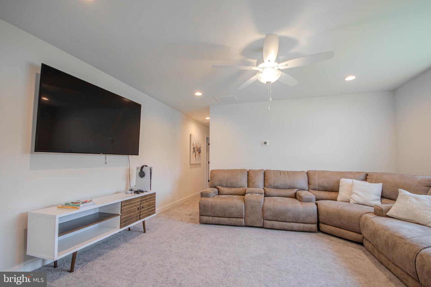27152 Equestrian Dr Property Photo 25