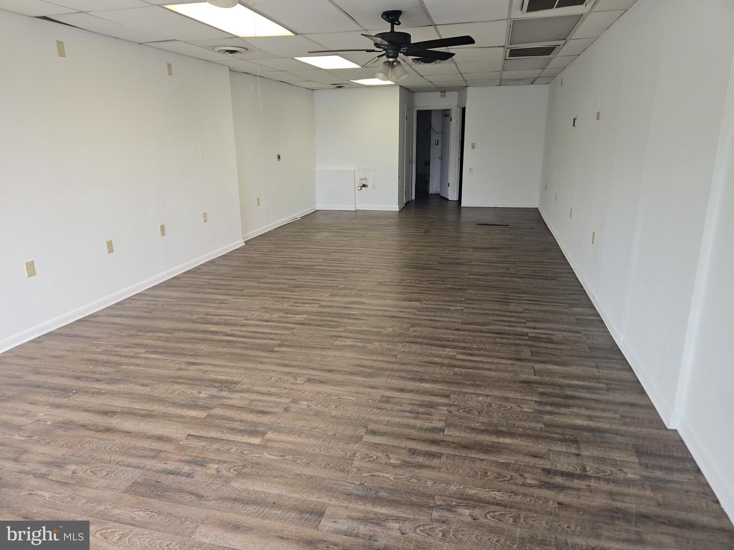 215 Ohio Ave #c Property Photo 3