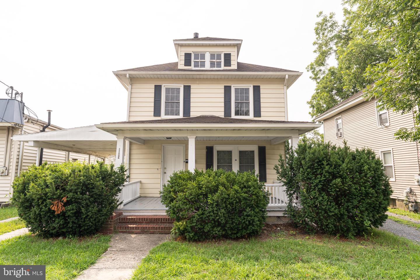 1109 N Division St Property Photo 1