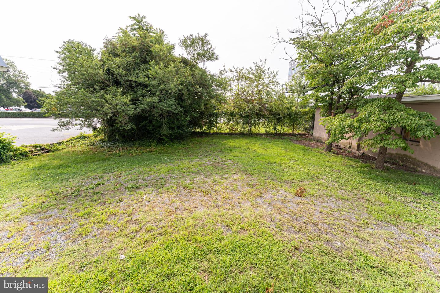 1109 N Division St Property Photo 7