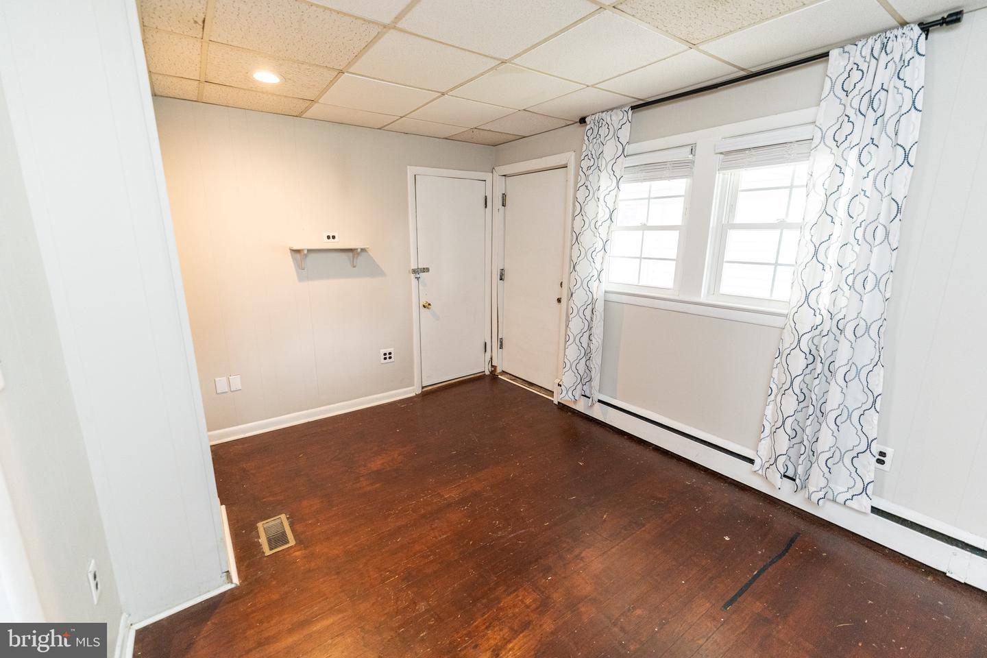 1109 N Division St Property Photo 18