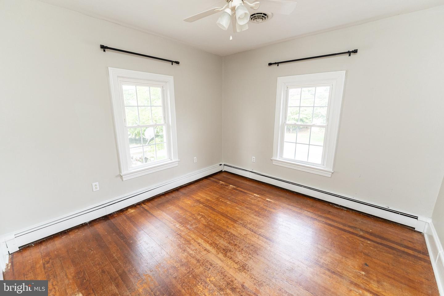 1109 N Division St Property Photo 32