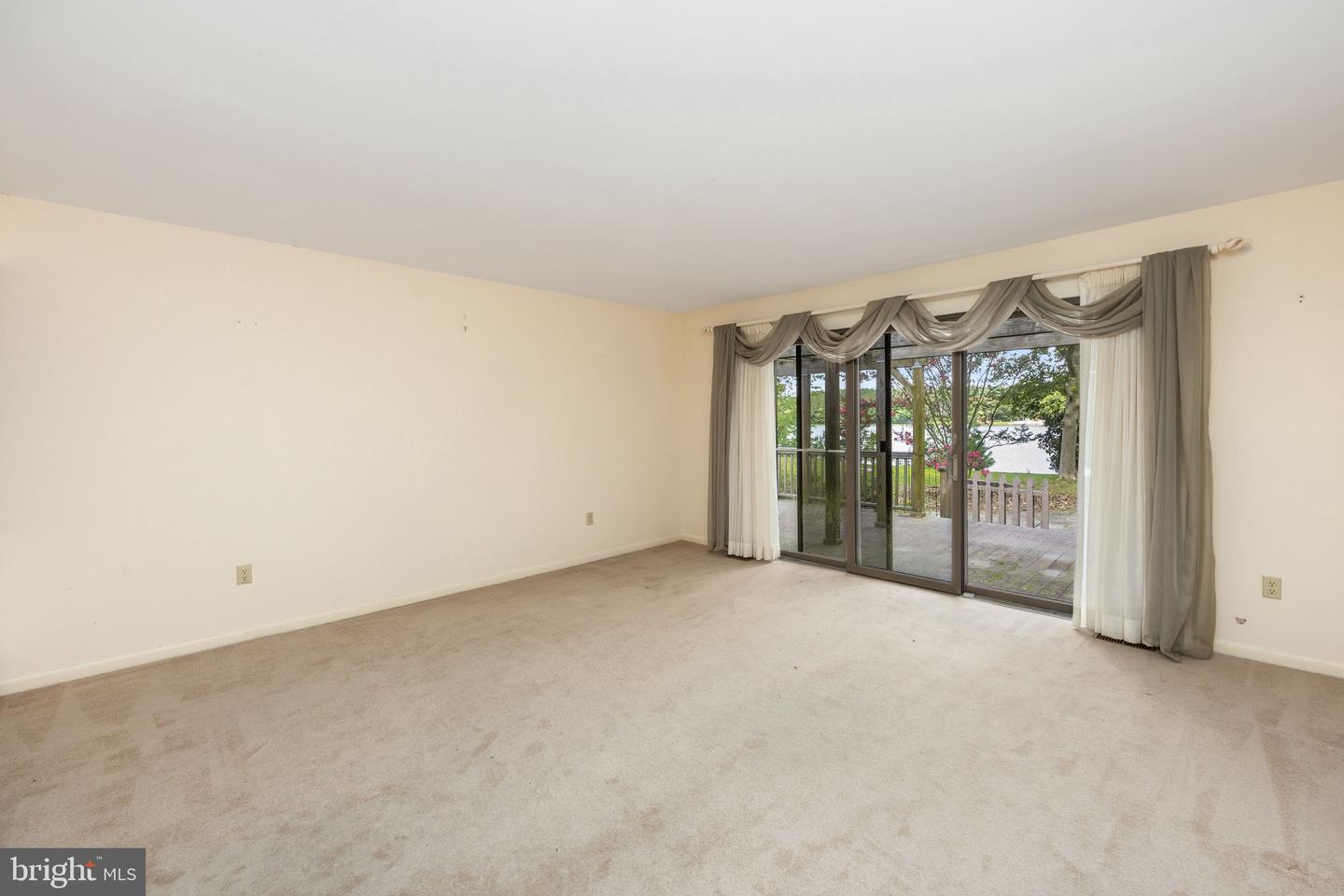 8000 Pintail Dr Property Photo 8