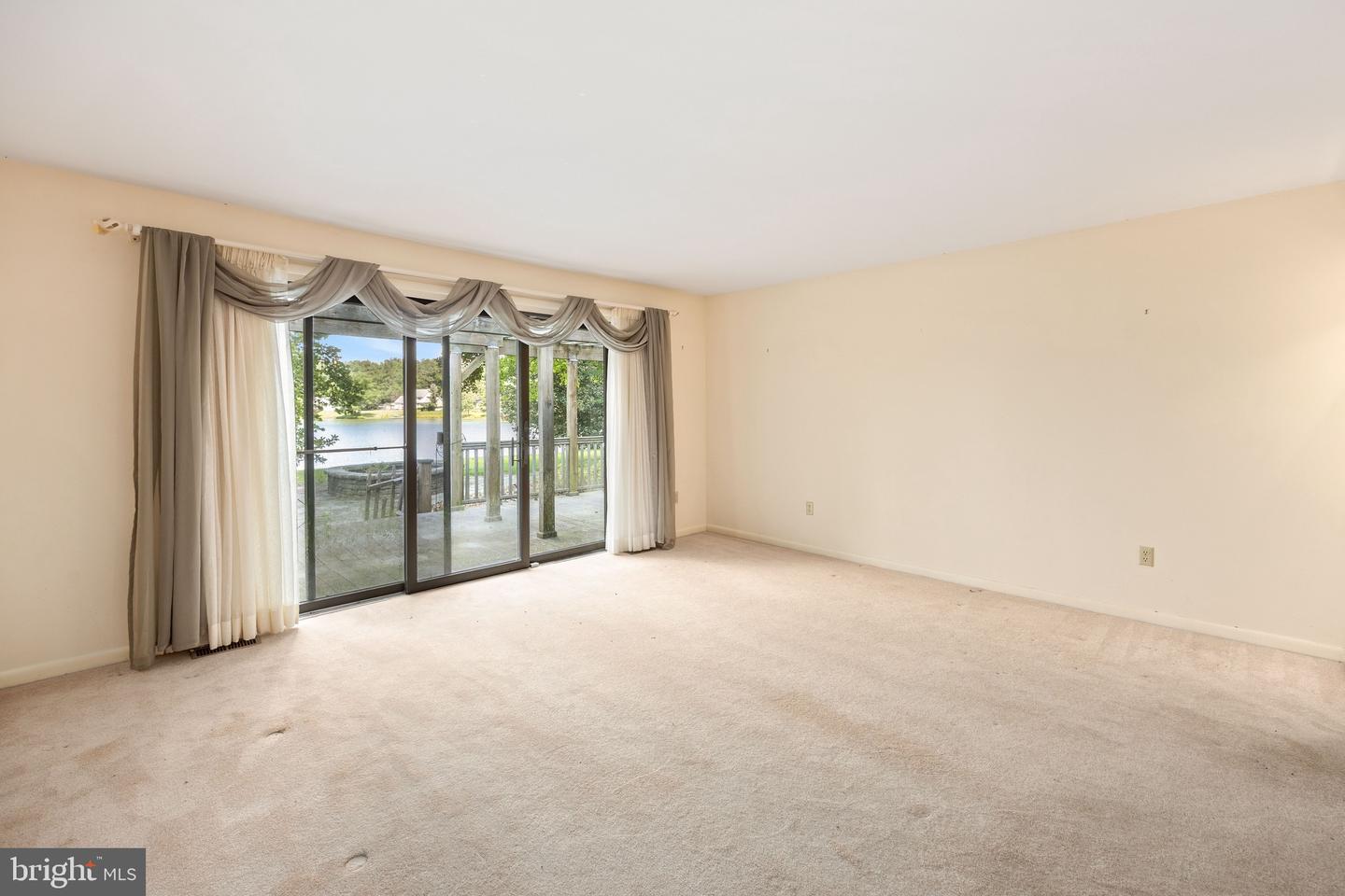 8000 Pintail Dr Property Photo 9
