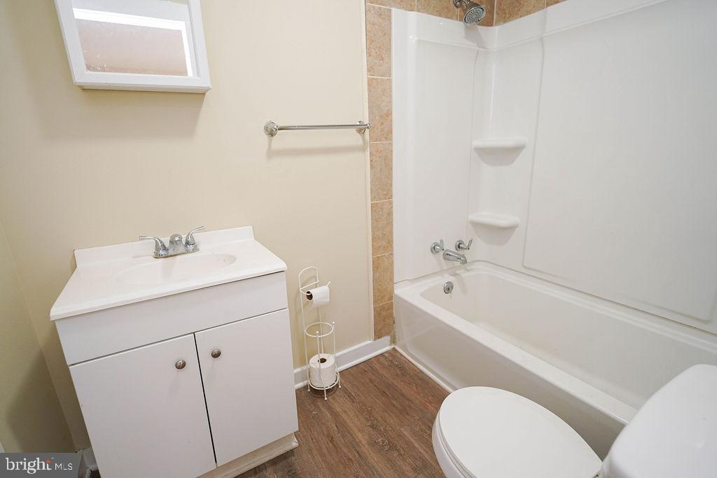 512 Sheldon Ave Property Photo 17