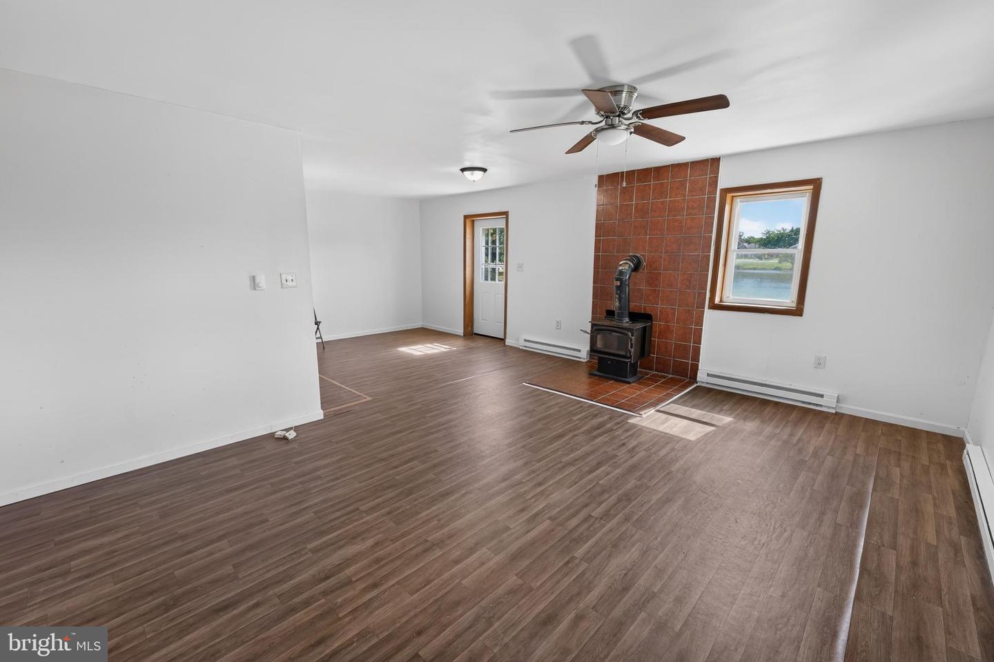 403 Rose St Property Photo 6