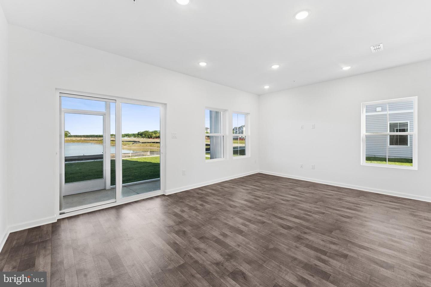 313 Clement Loop Property Photo 10