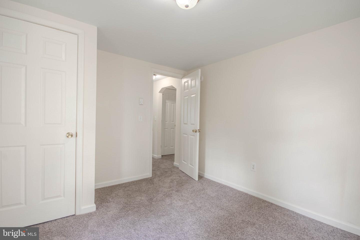 403 Newton Ter Property Photo 16