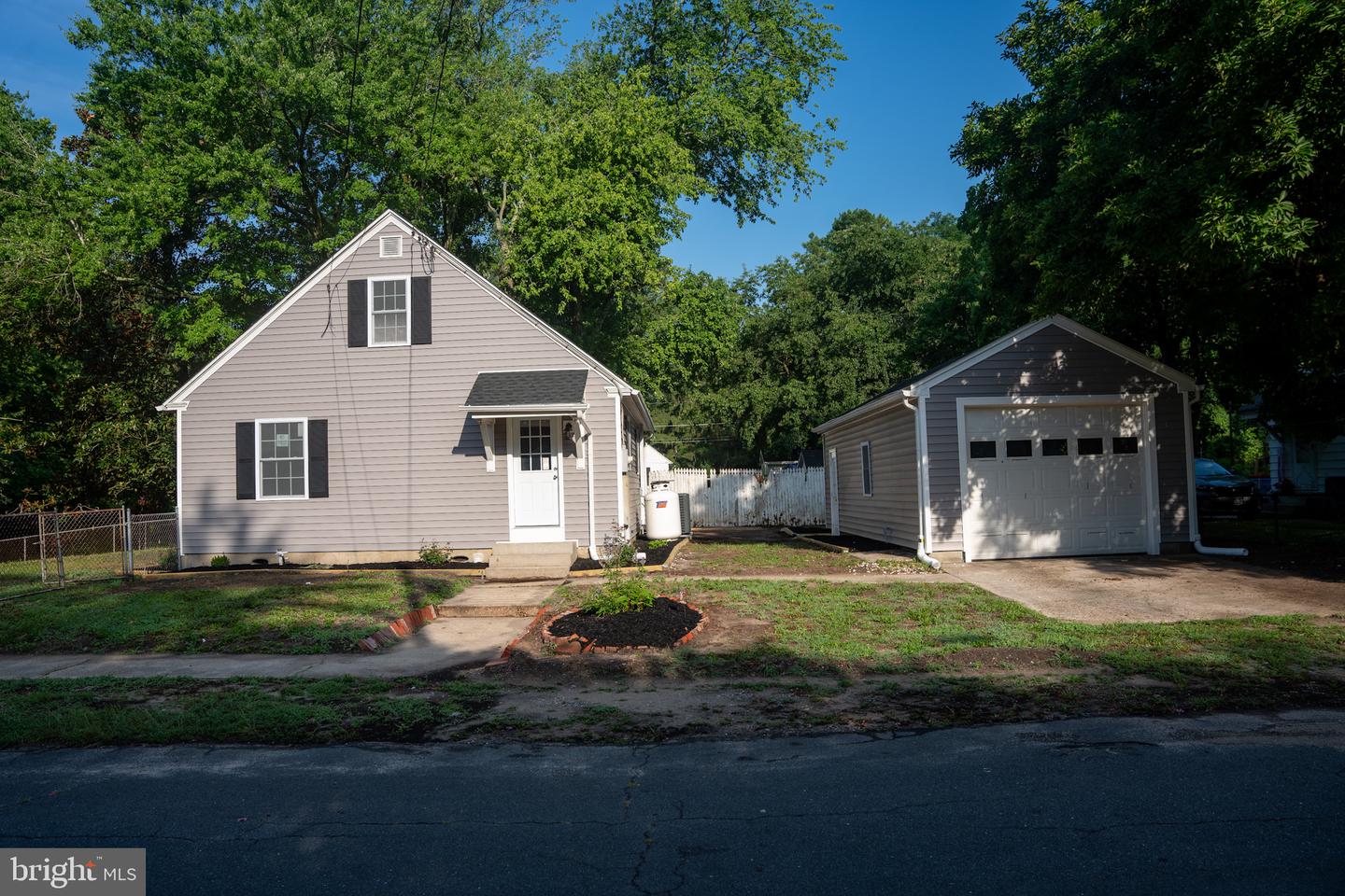 119 Lakewood Dr Property Photo 1