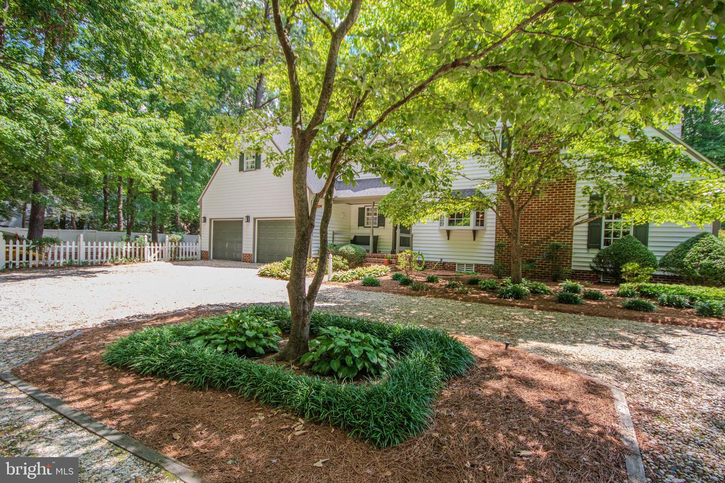 115 Autumn Ln Property Photo 9