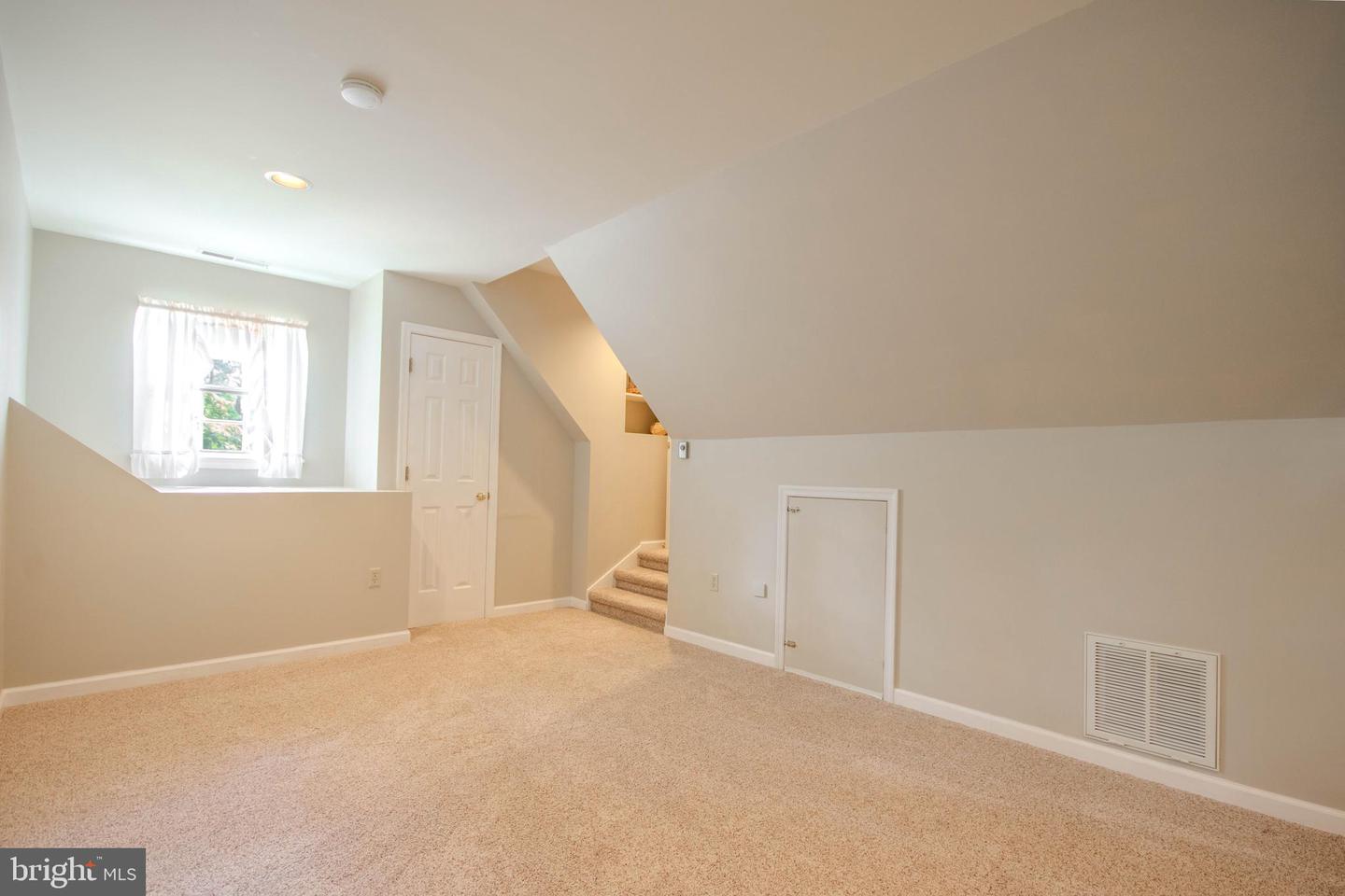 115 Autumn Ln Property Photo 36