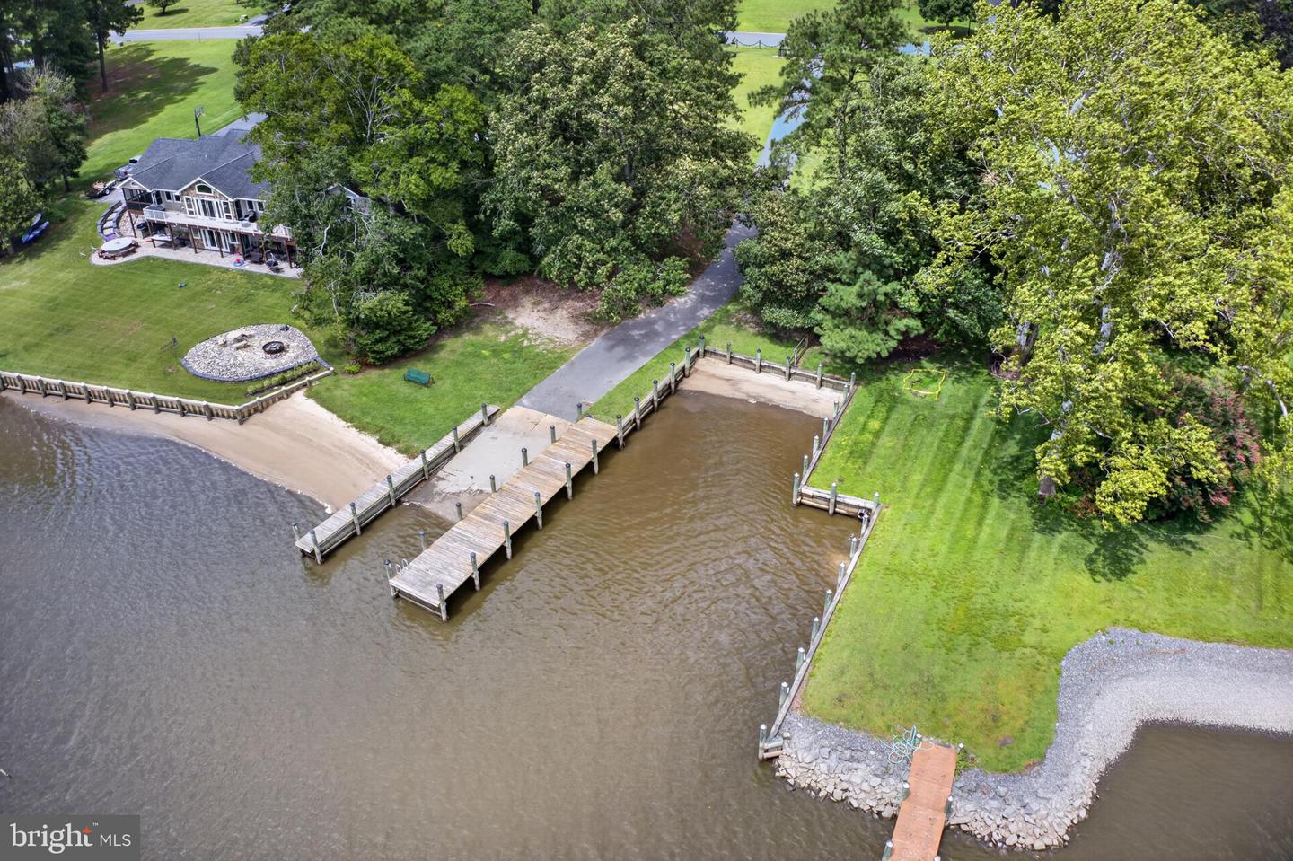 5545 Nithsdale Dr Property Photo 3