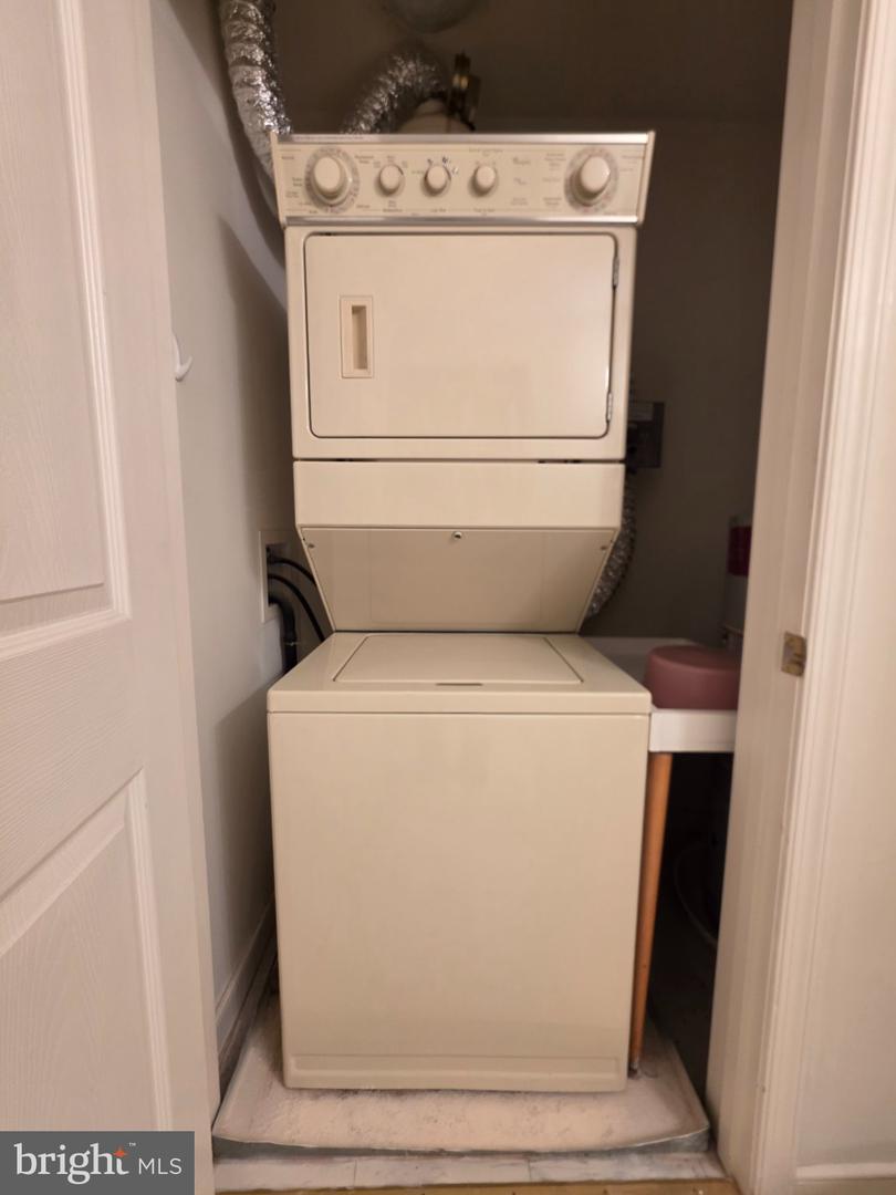 1105 S Schumaker Dr #b-106 Property Photo 8