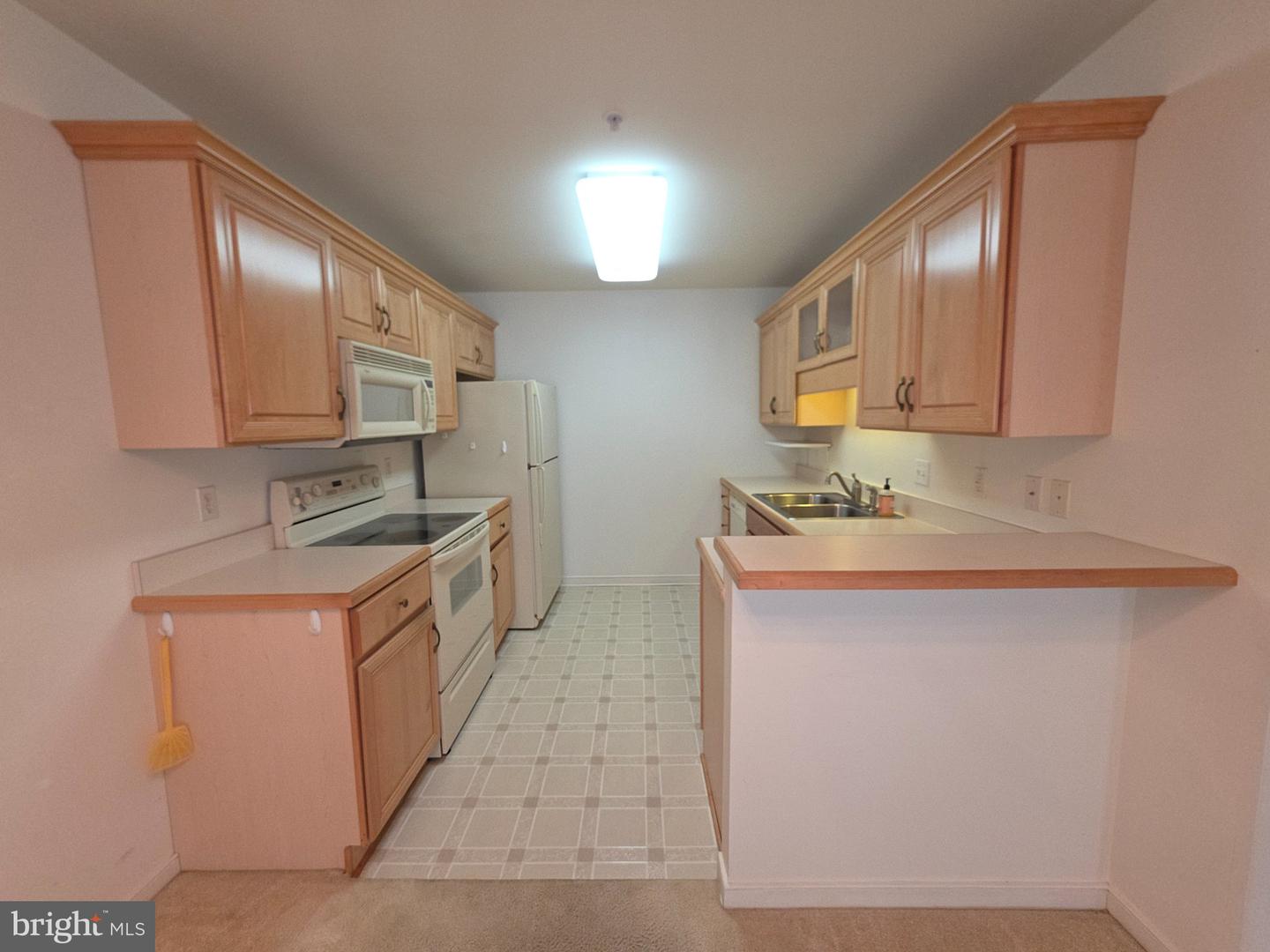 1105 S Schumaker Dr #b-106 Property Photo 10