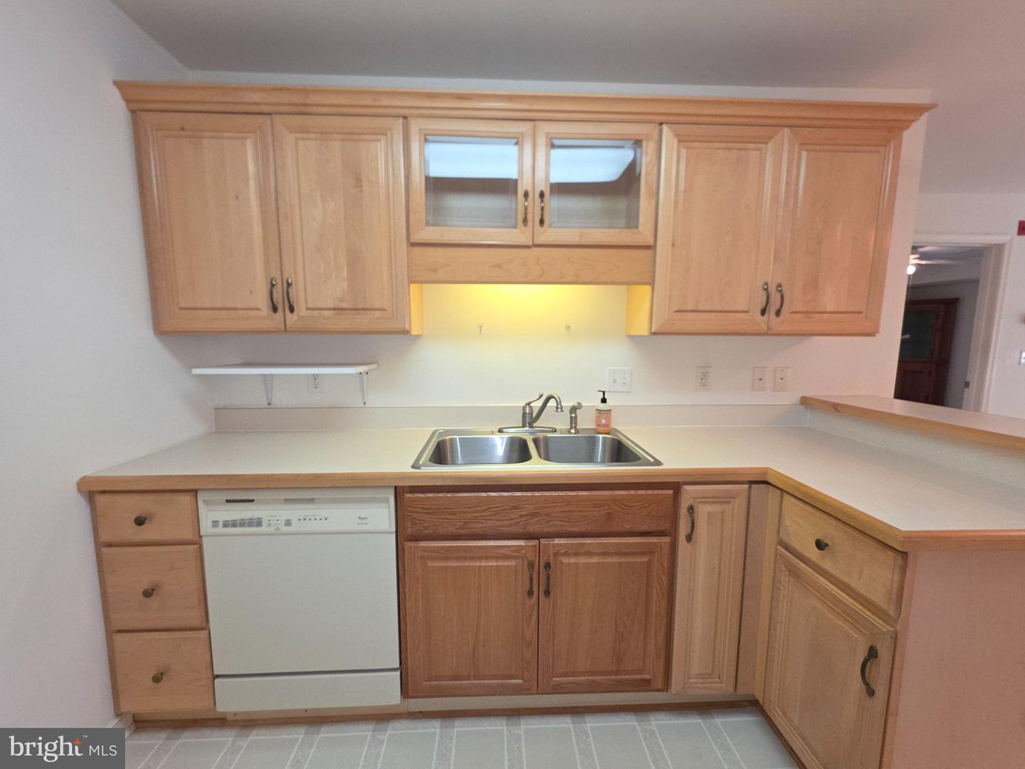 1105 S Schumaker Dr #b-106 Property Photo 11