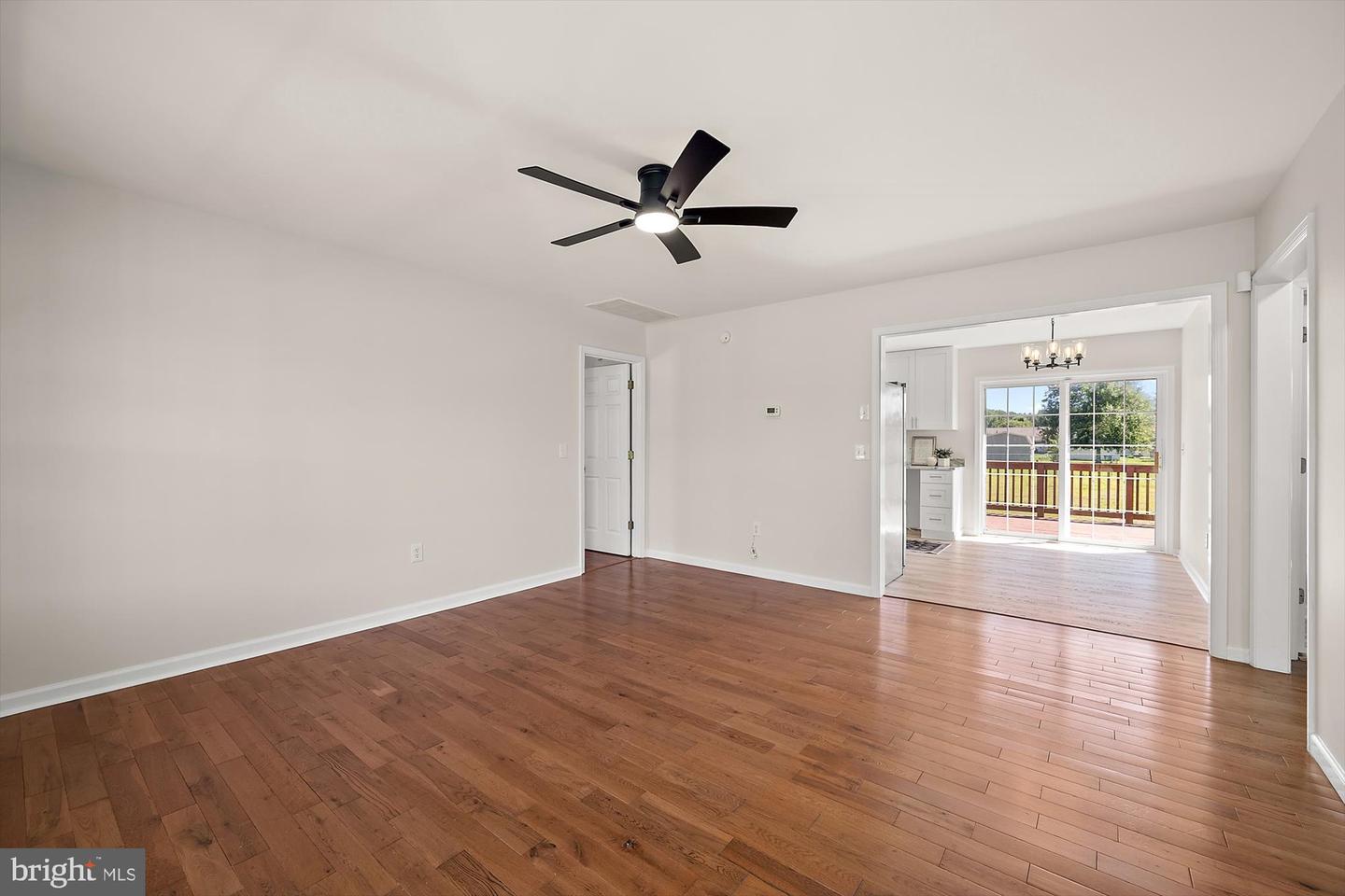 27809 Waller Rd Property Photo 9