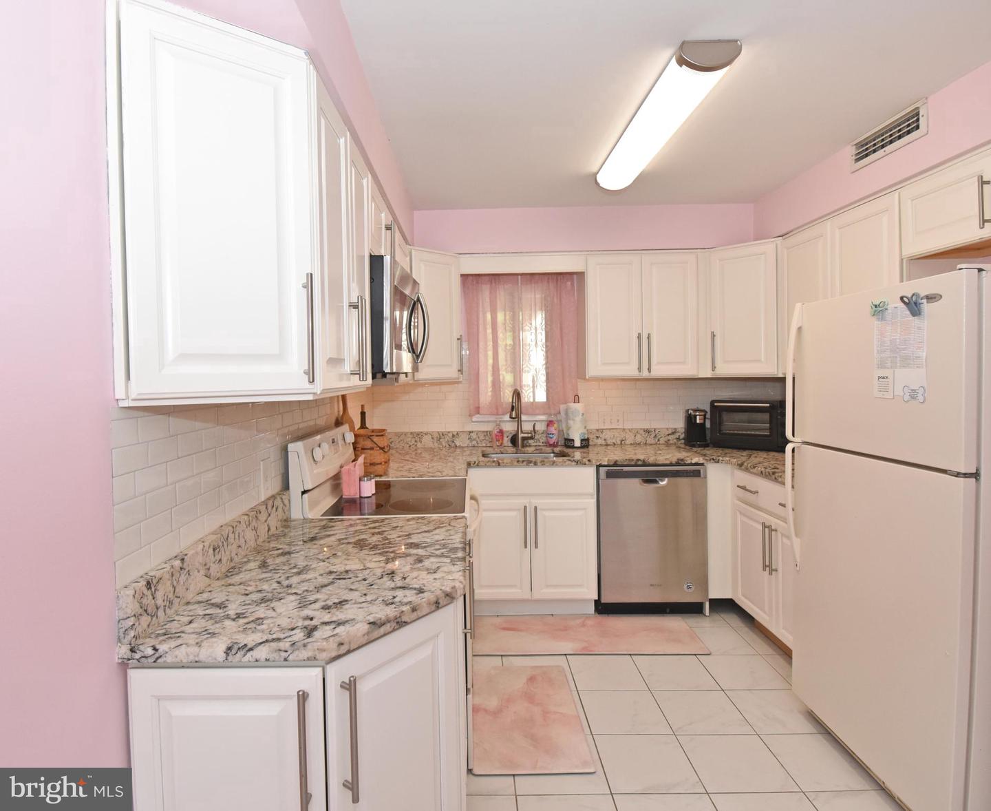 229 Canal Park Dr #404 Property Photo 3