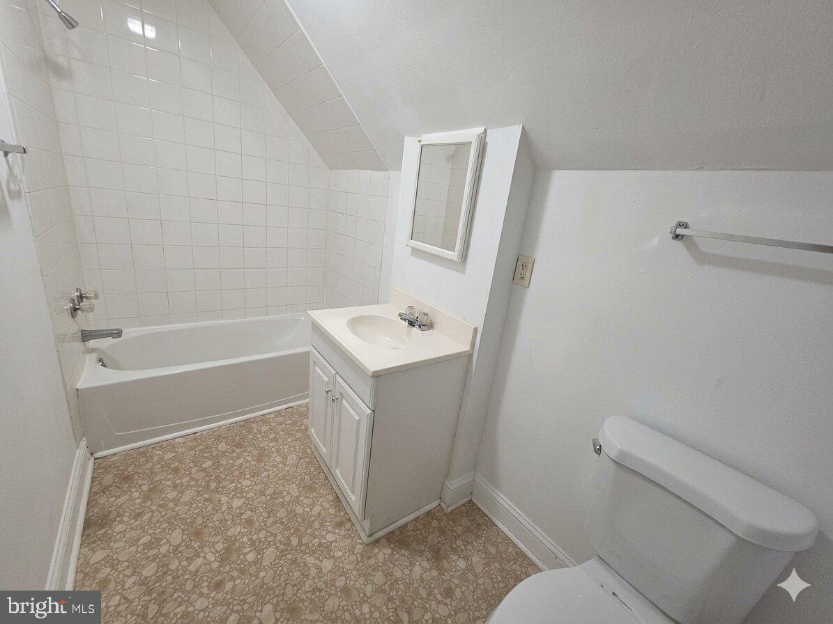 629 S Camden Ave Property Photo 17