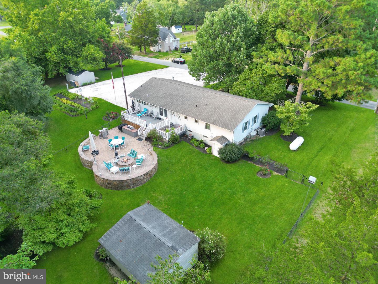 512 Corporation Rd Property Photo 4