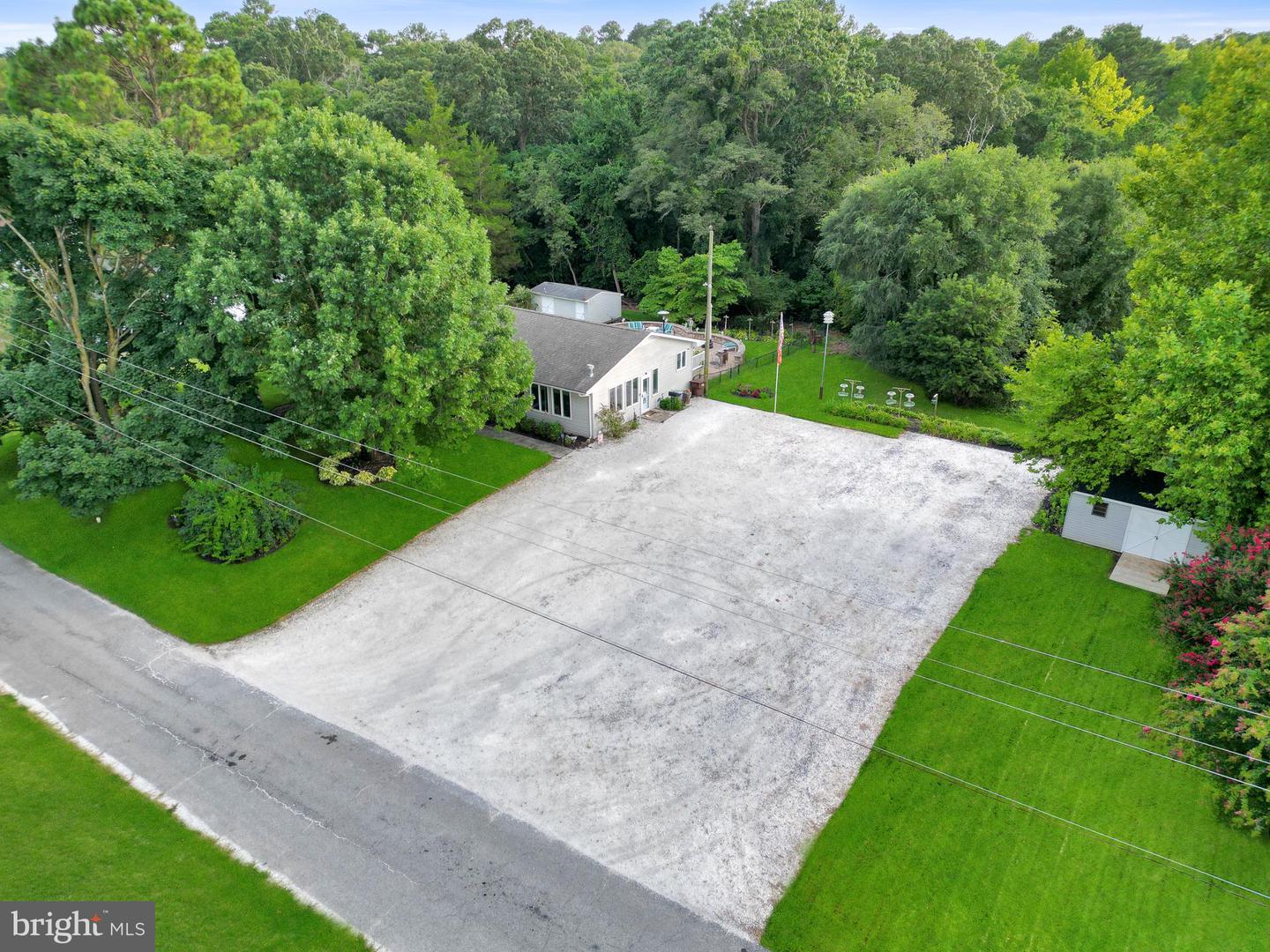 512 Corporation Rd Property Photo 6