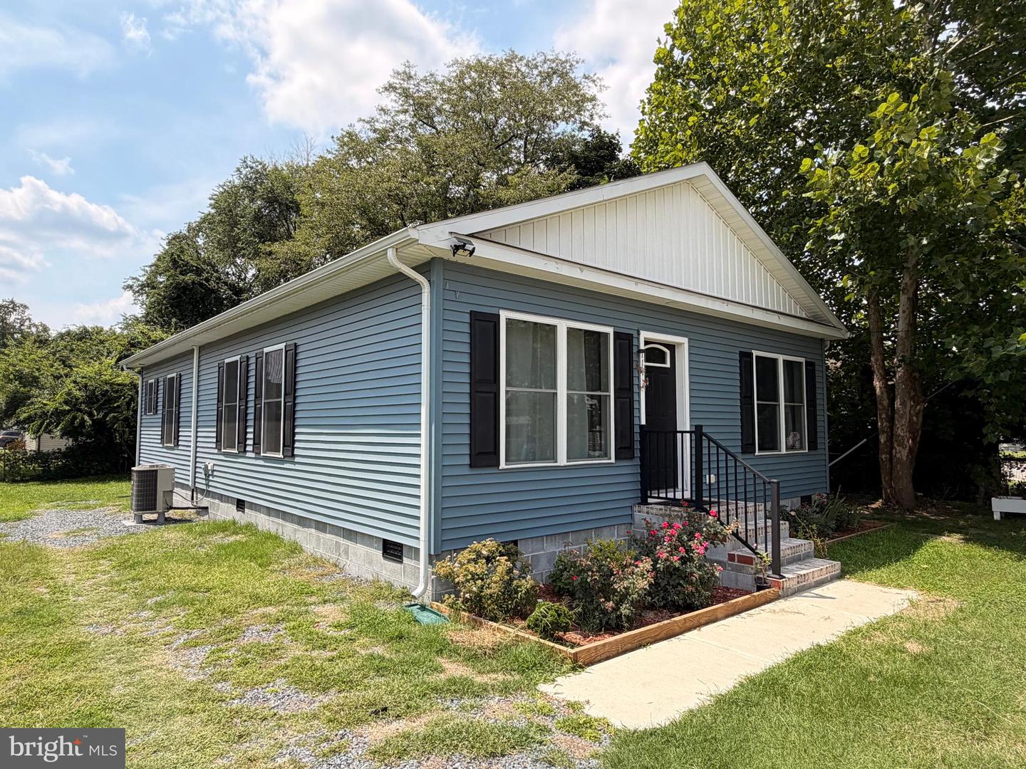 114 Tilghman St Property Photo 1