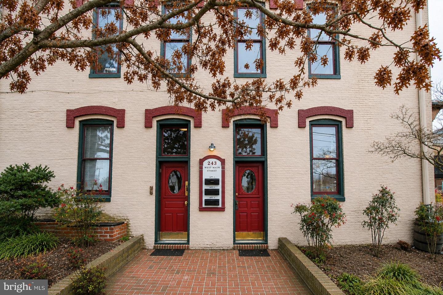 243 W Main St Property Photo 8