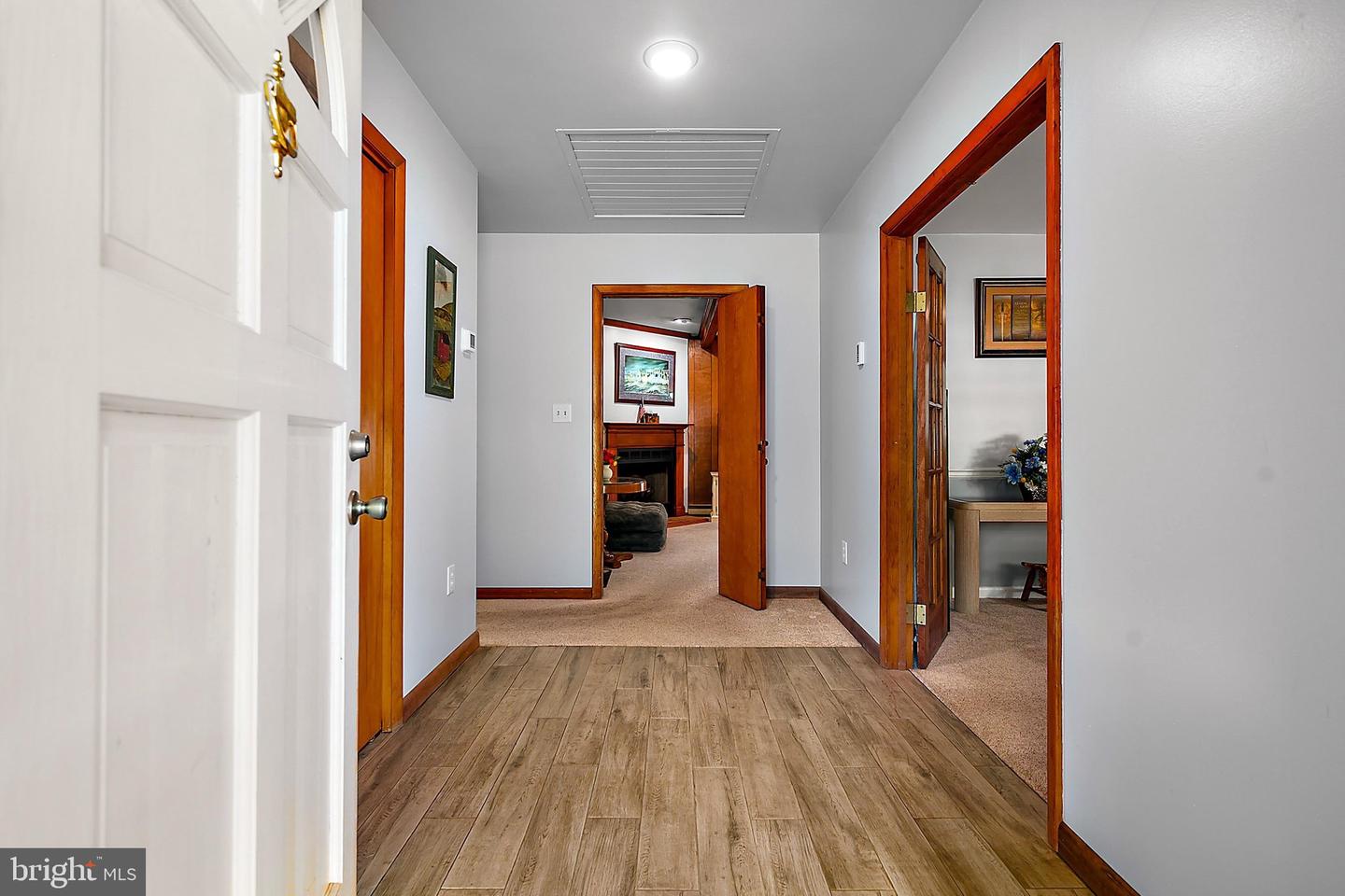 100 Barbara Ave Property Photo 4