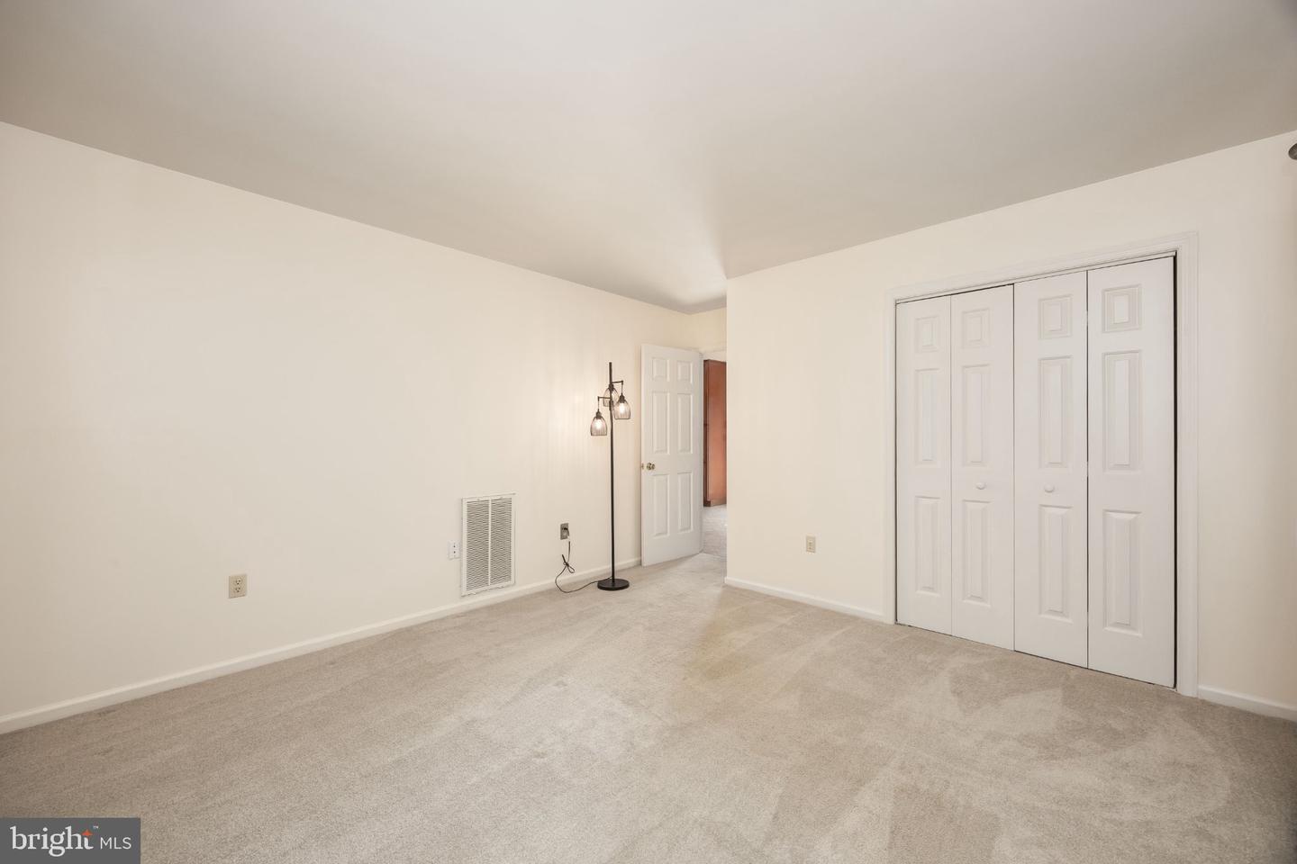 806 Brookmeade Ct Property Photo 11