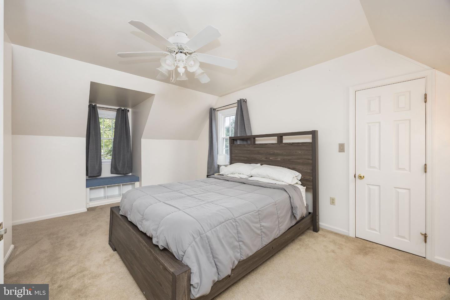 806 Brookmeade Ct Property Photo 12