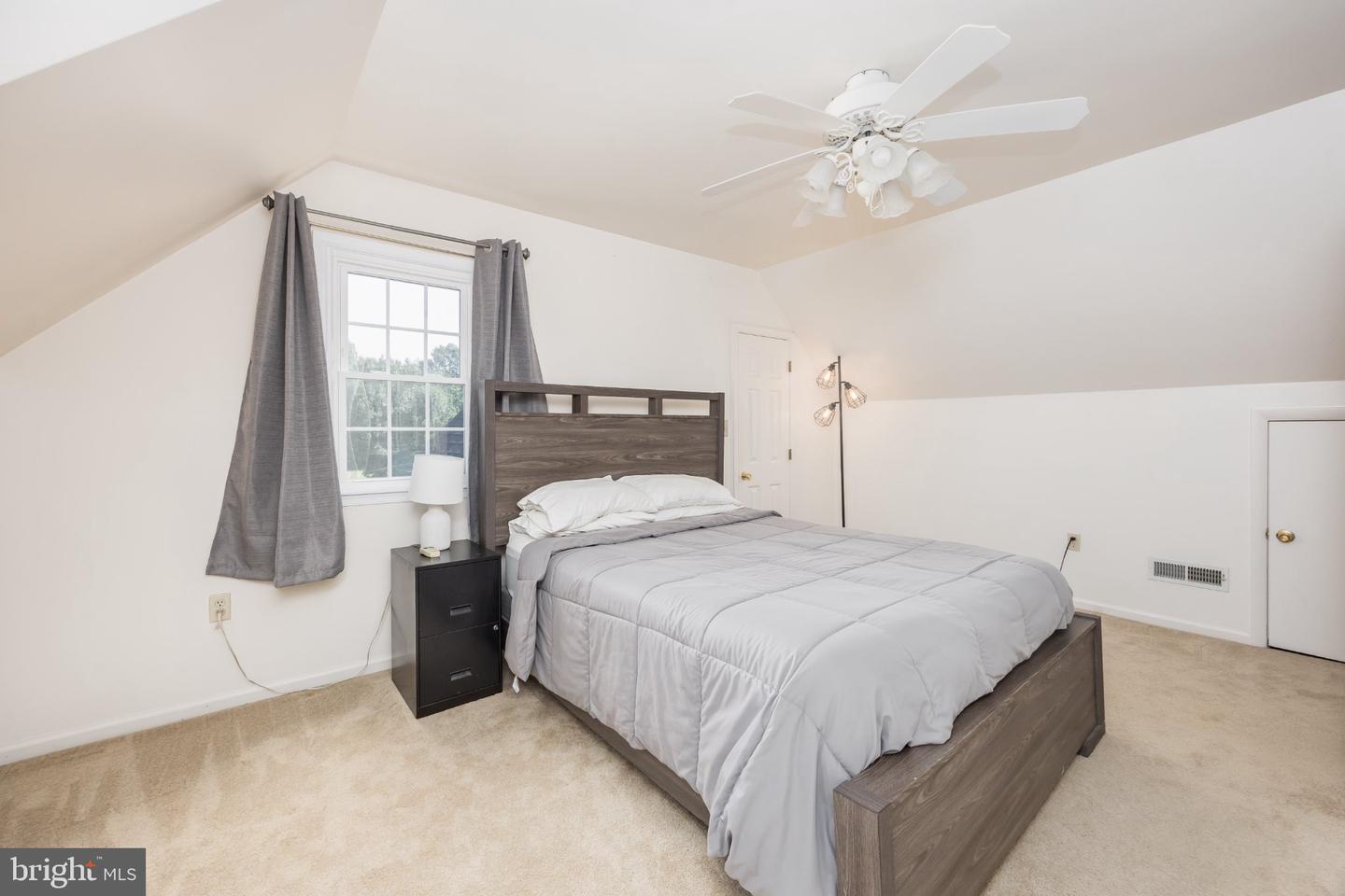 806 Brookmeade Ct Property Photo 13