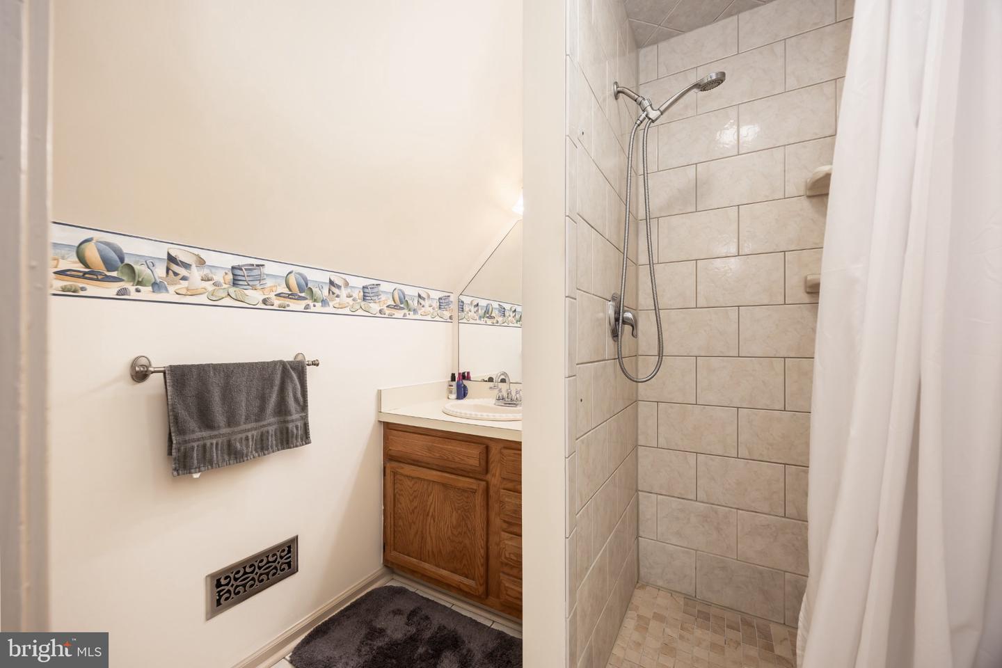 806 Brookmeade Ct Property Photo 16