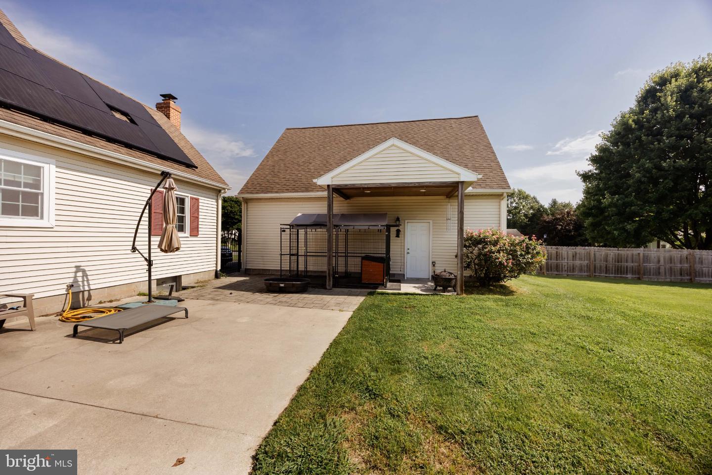 806 Brookmeade Ct Property Photo 22