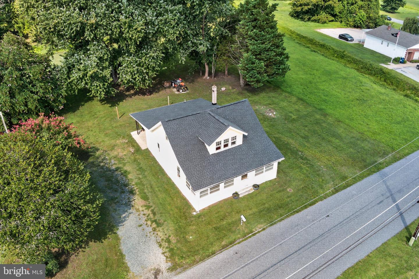 7378 Pine St Property Photo 4