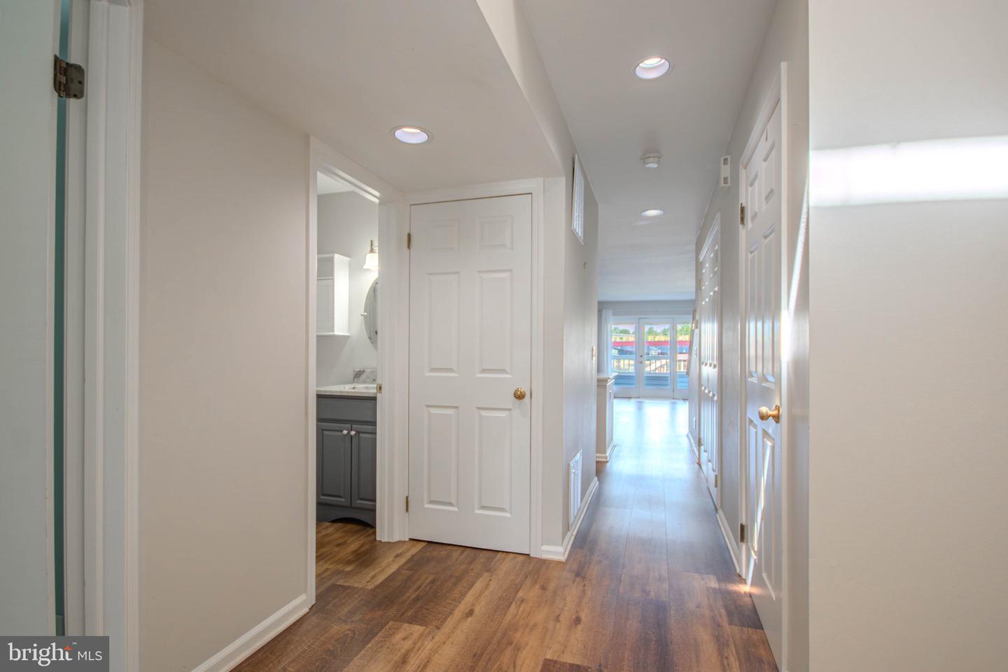 650 River Oak Ct #b-10 B Property Photo 4