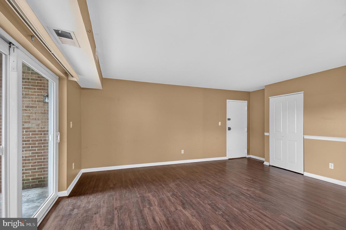 1008 Adams Ave #2c Property Photo 3
