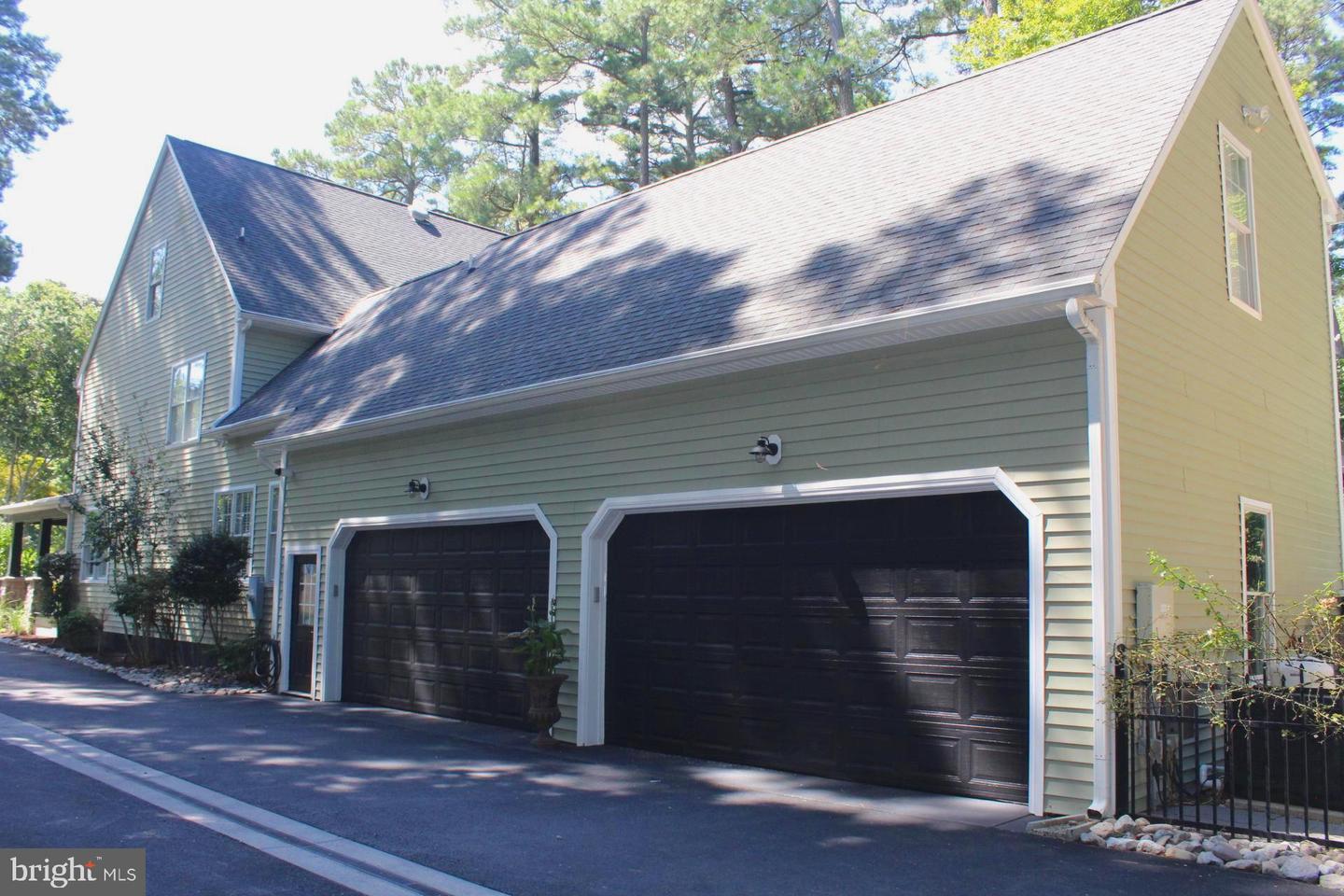 617 Douglas Rd Property Photo 12