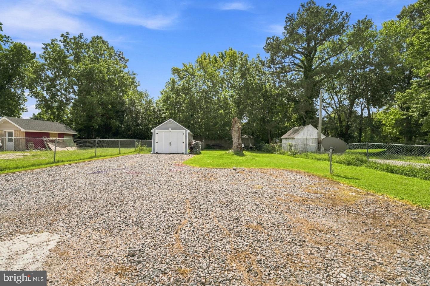 1014 E Church St Property Photo 17