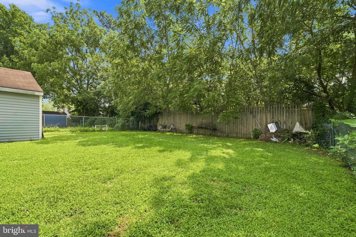 1014 E Church St Property Photo 18