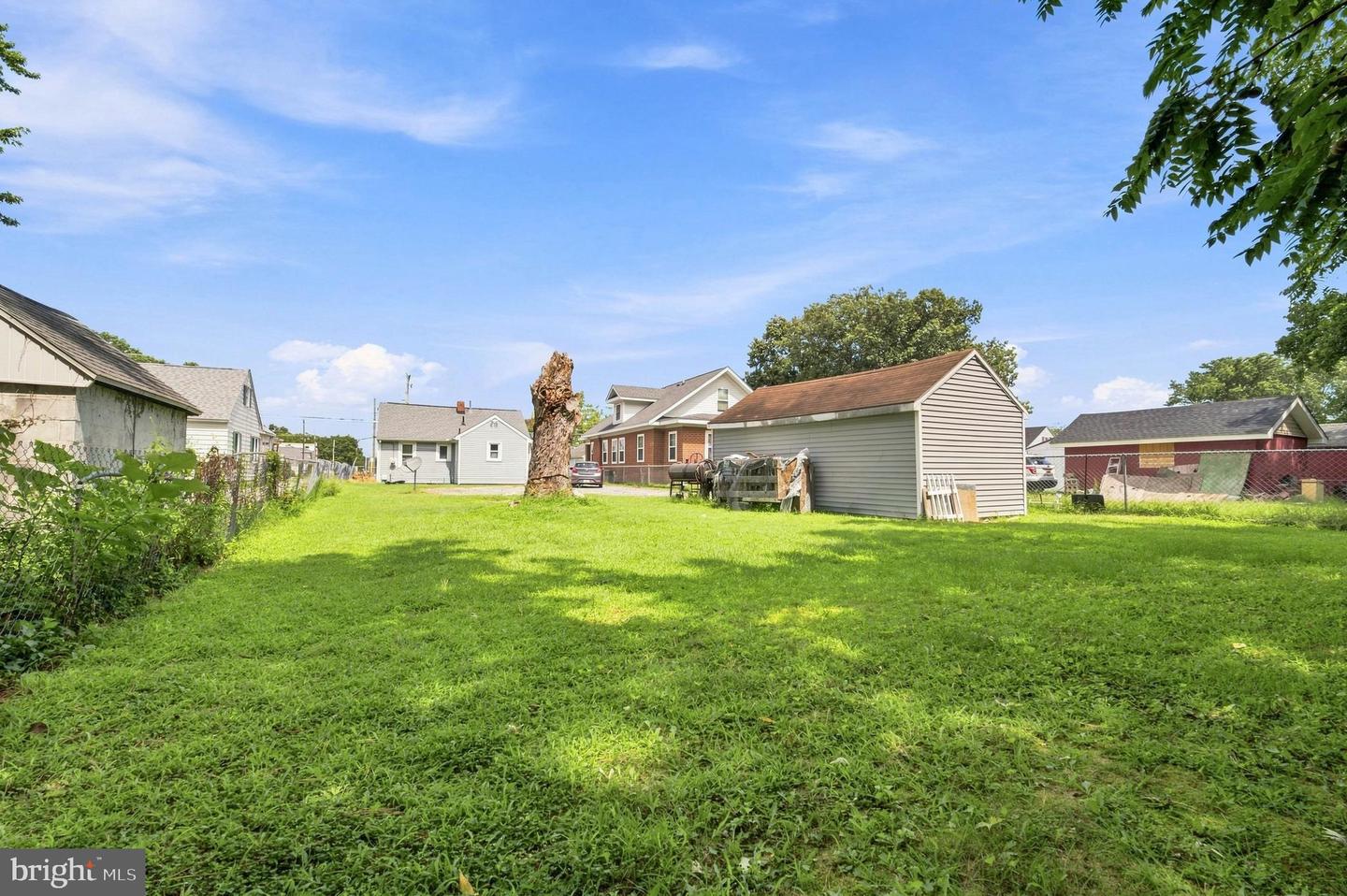 1014 E Church St Property Photo 19