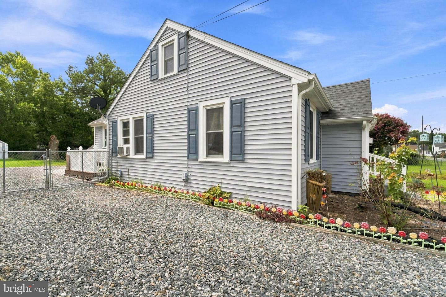 1014 E Church St Property Photo 23
