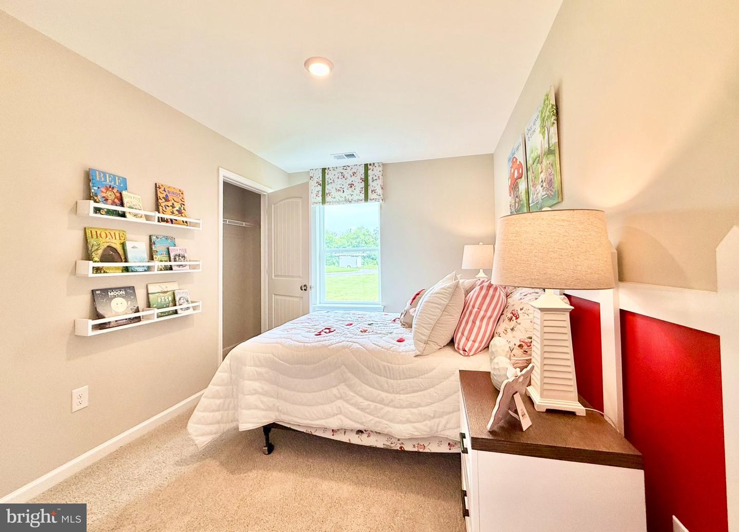 1299 Purple Orchid Loop Property Photo 8