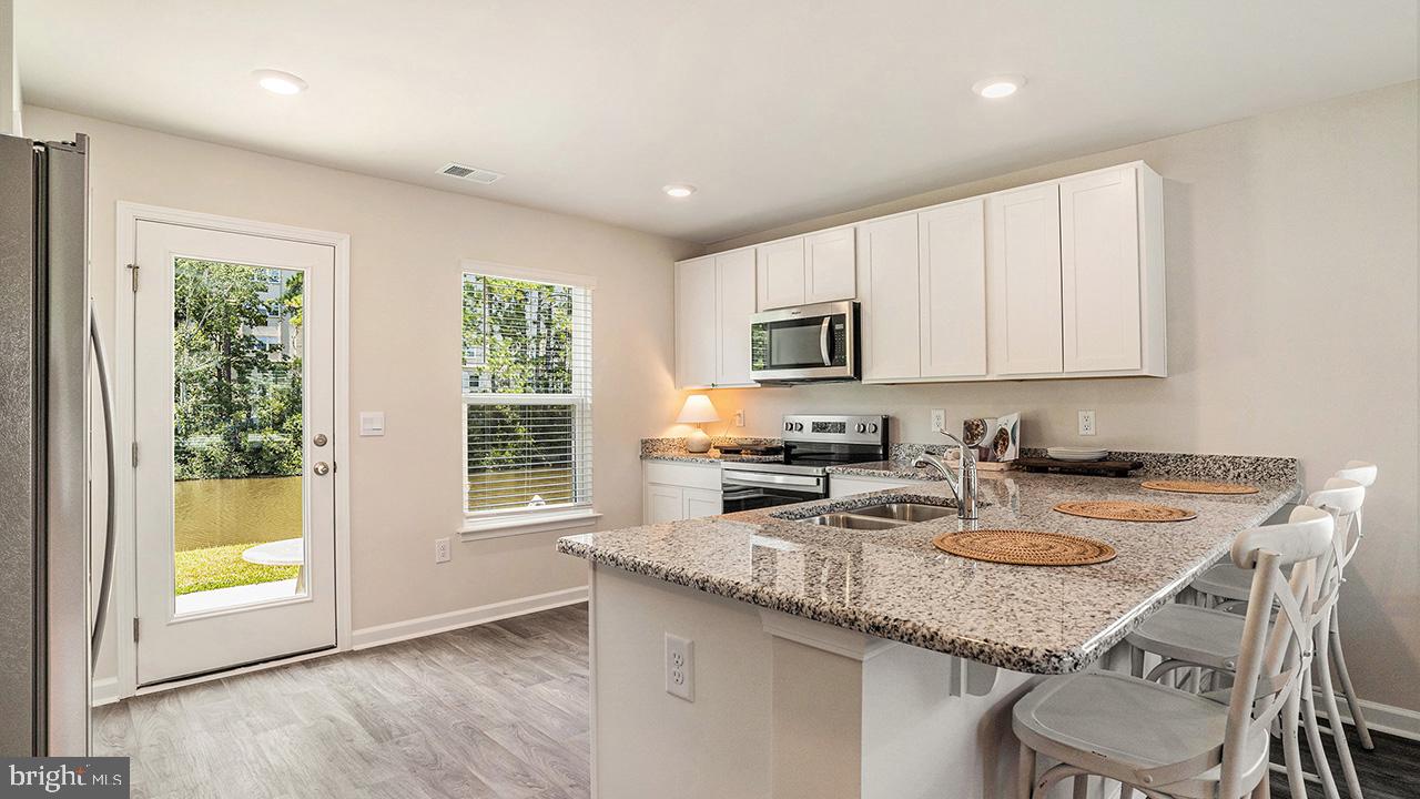 1289 Purple Orchid Loop Property Photo 3