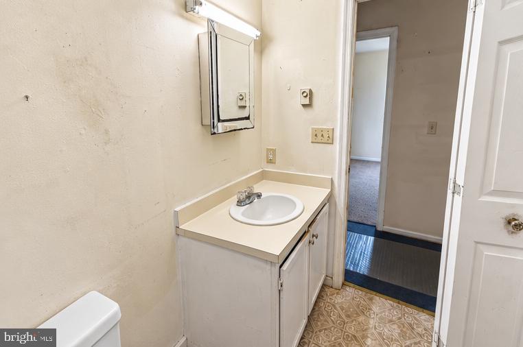 503 Booth St Property Photo 8