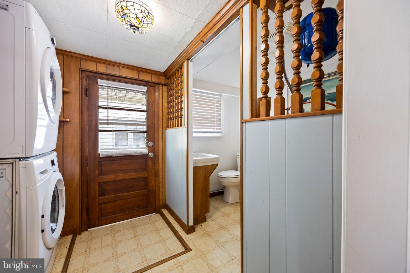 111 E Lillian St Property Photo 14
