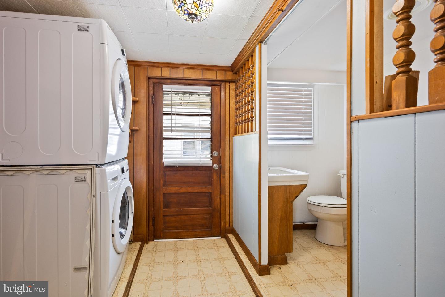 111 E Lillian St Property Photo 15