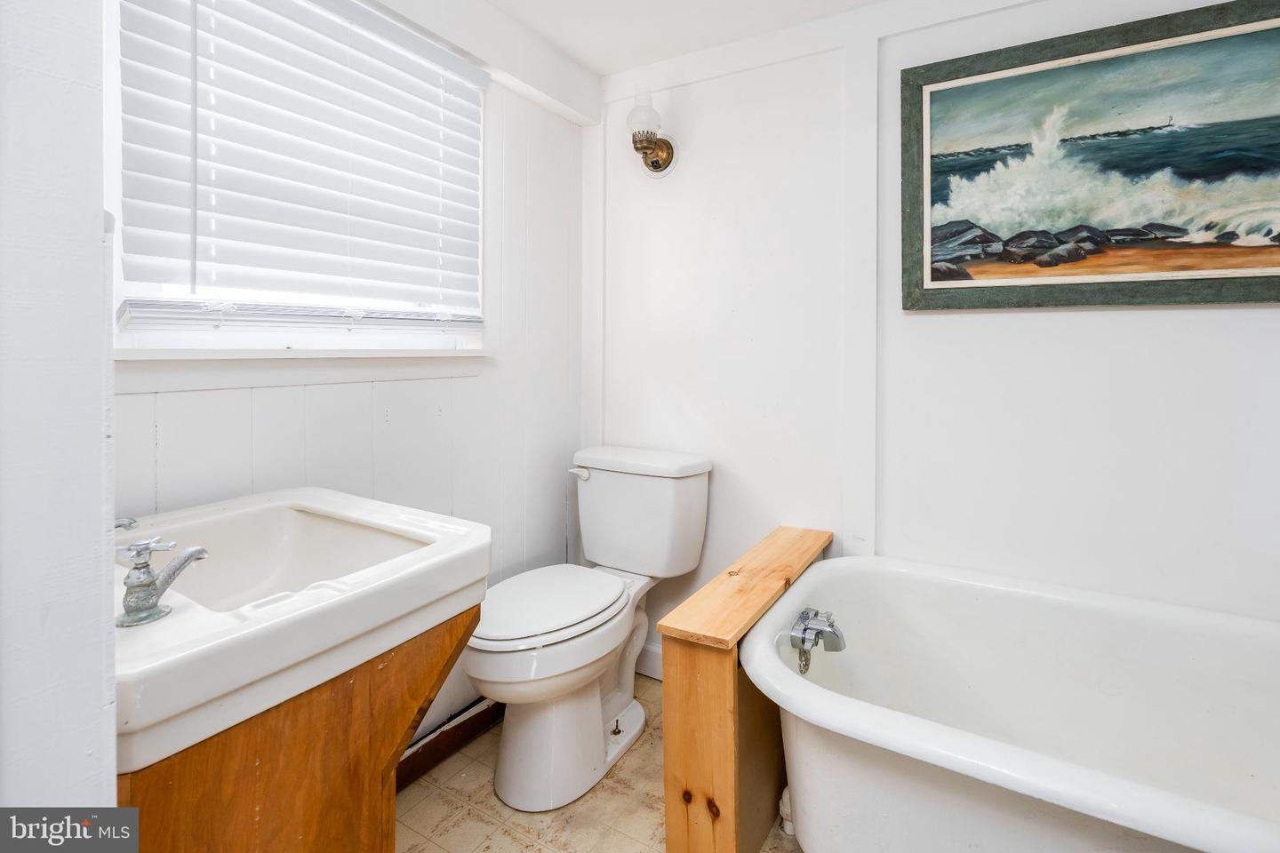 111 E Lillian St Property Photo 16