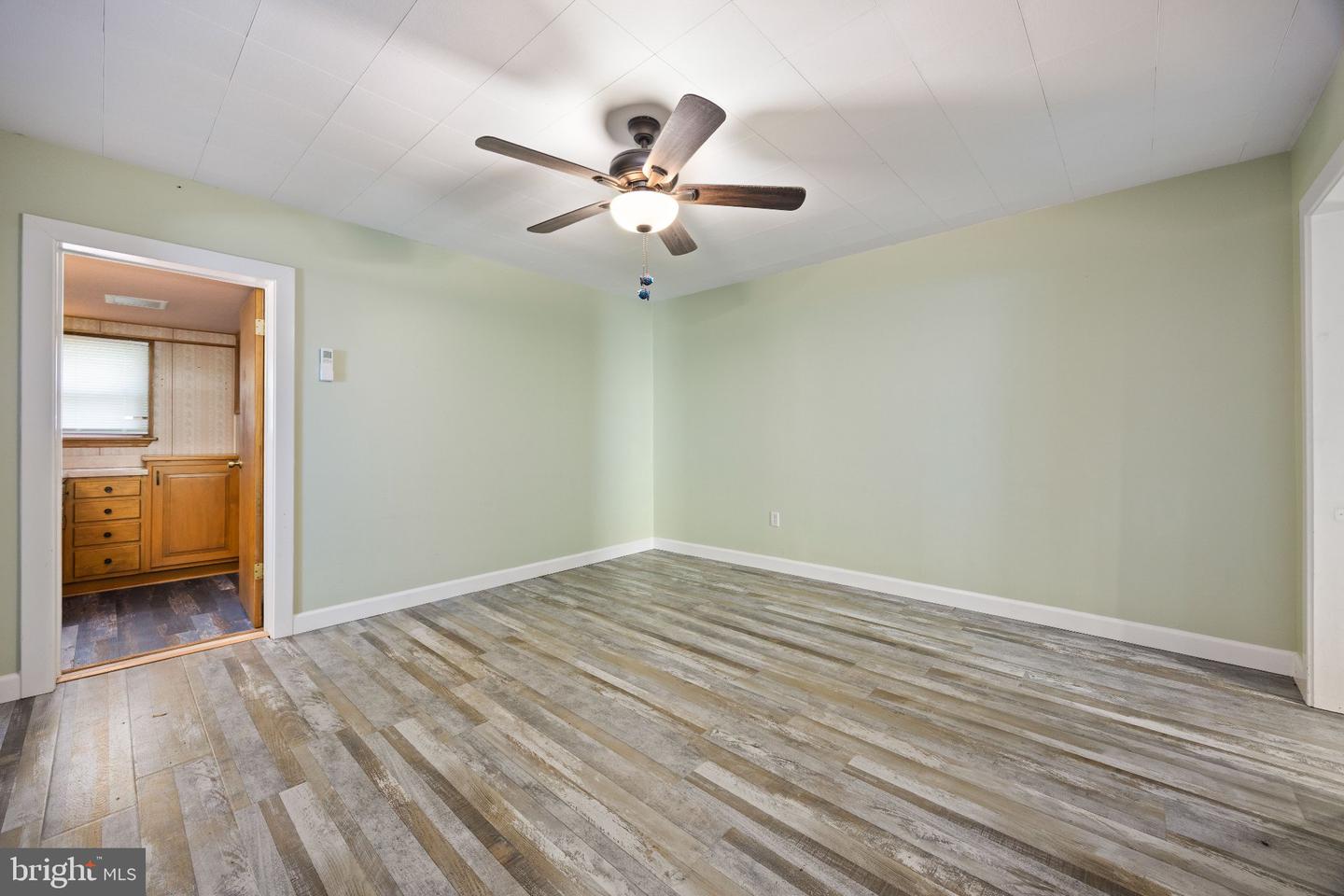 111 E Lillian St Property Photo 20