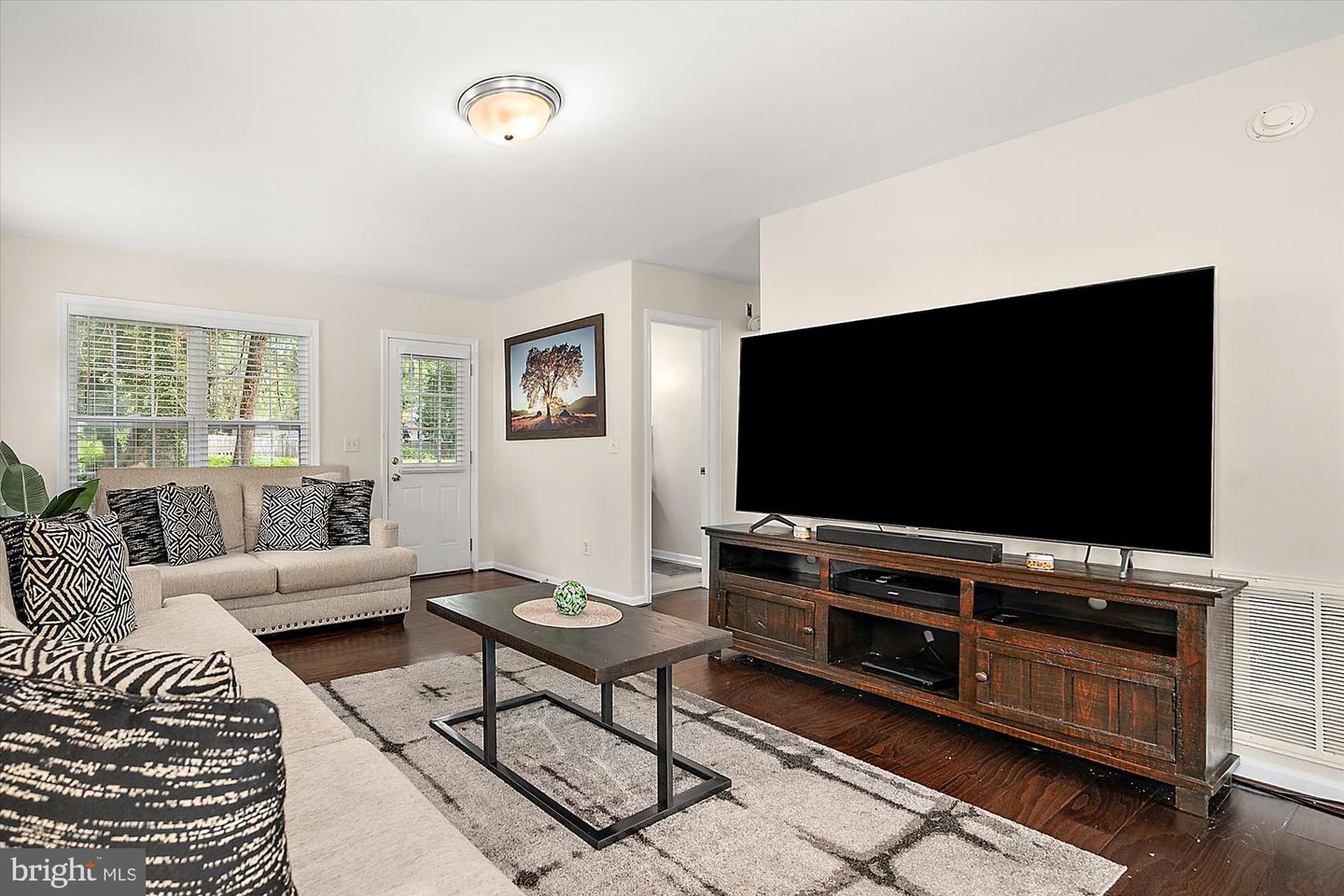 405 Somerset Ave Property Photo 11